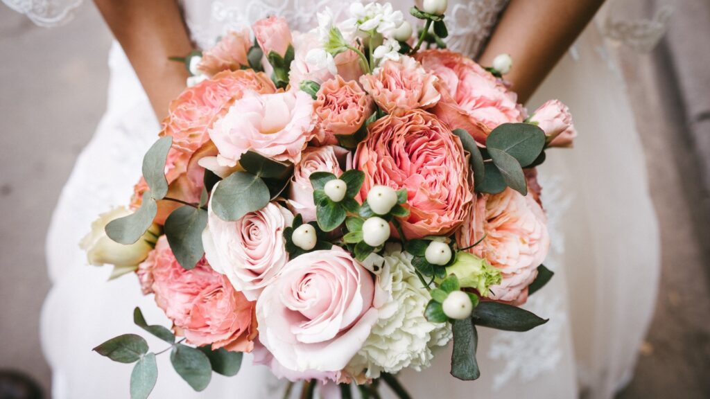 Braut mit Blumenstrauß, Nahaufnahme